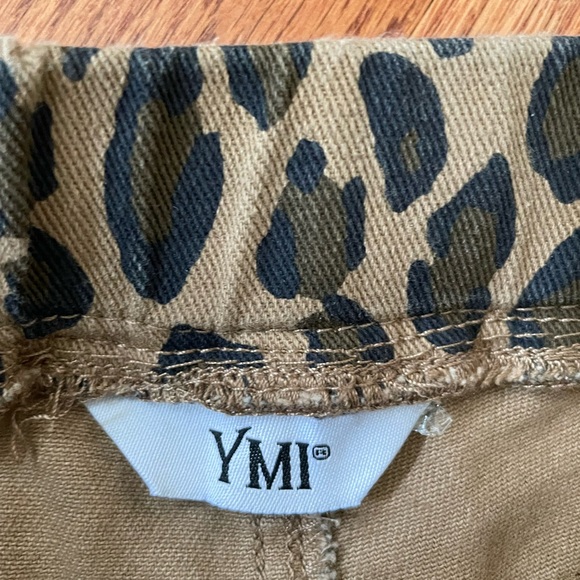 Fray Hem Cheetah Jogger Shorts Size Small w Drawstring & Distressed. - Picture 3 of 11